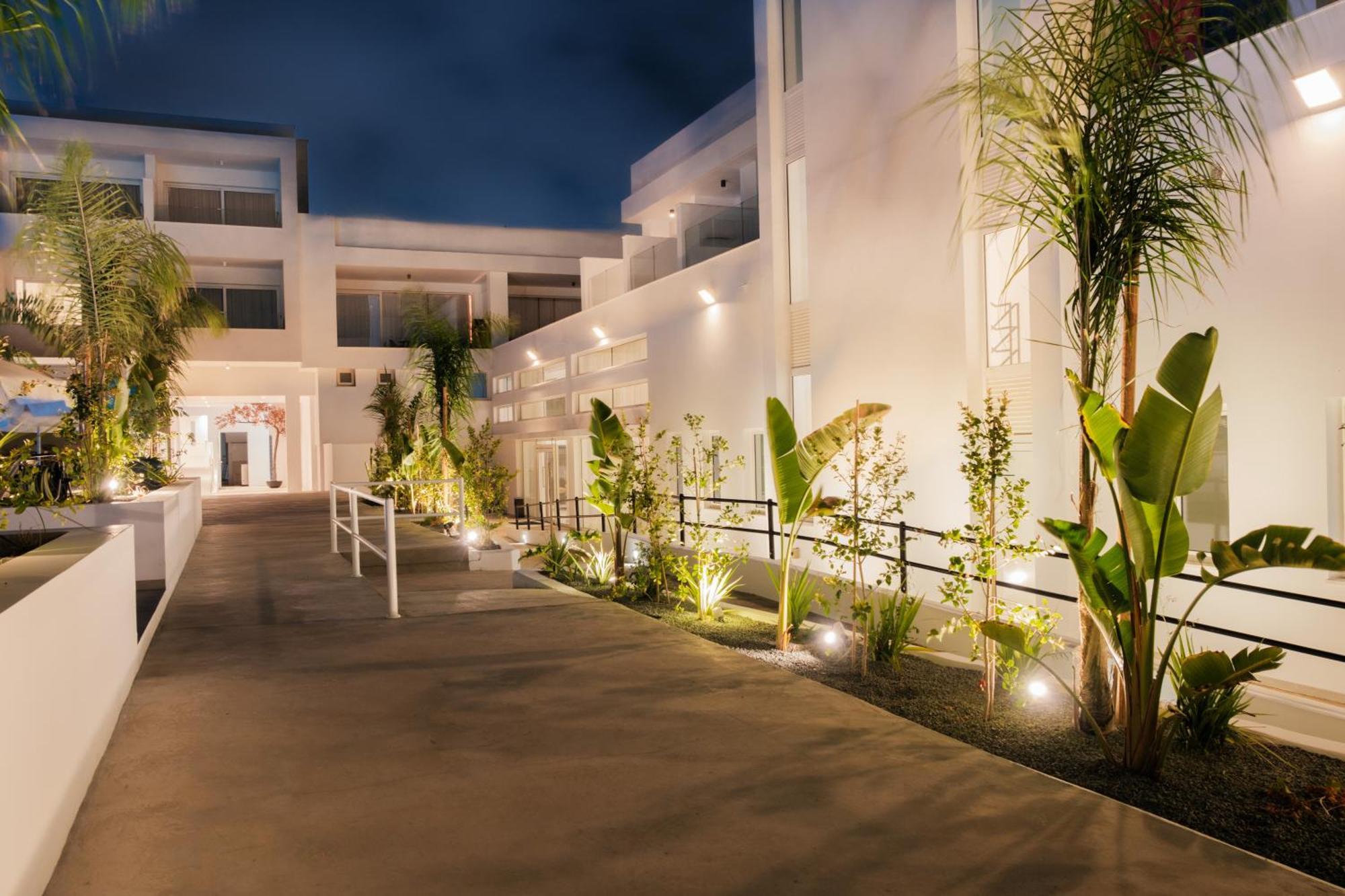 Abacus Suites Aya Napa Dış mekan fotoğraf
