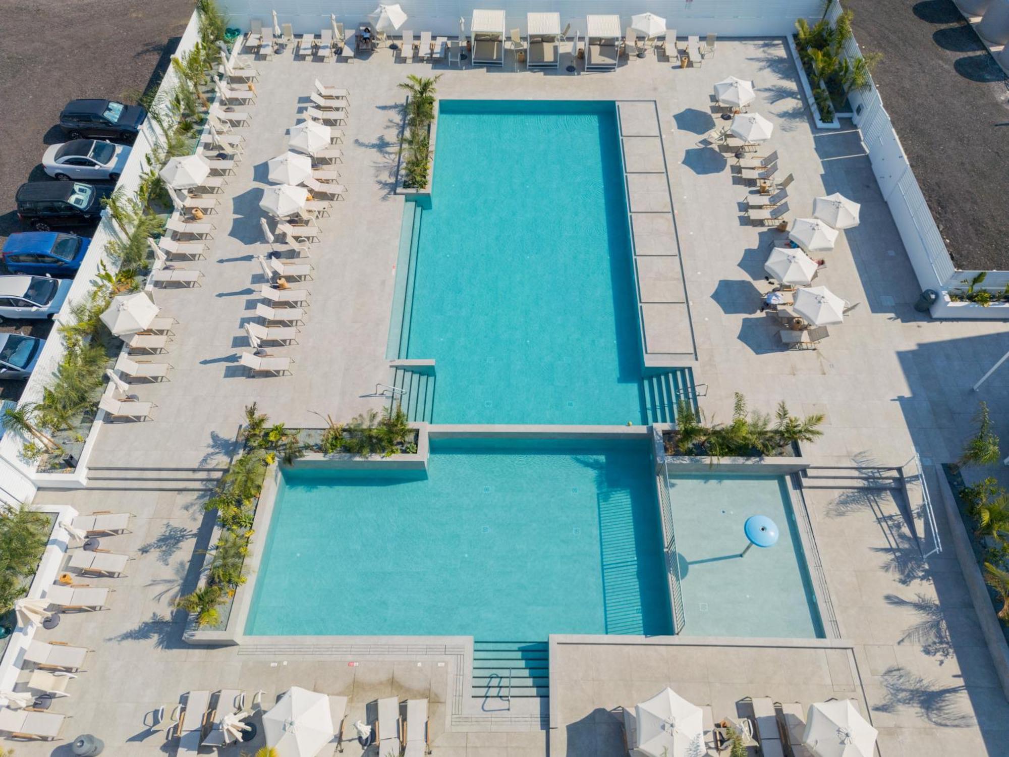 Abacus Suites Aya Napa Dış mekan fotoğraf