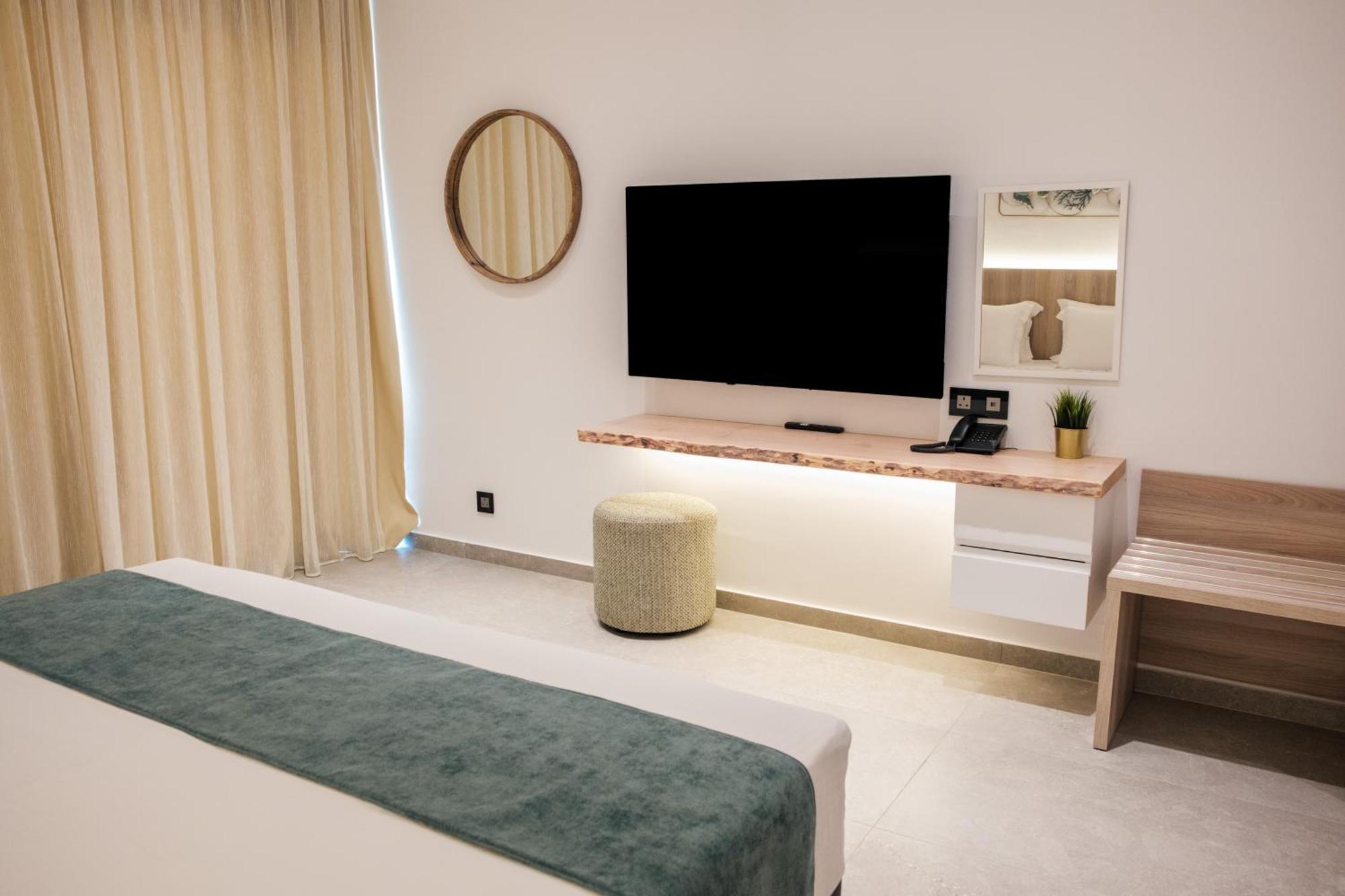 Abacus Suites Aya Napa Dış mekan fotoğraf